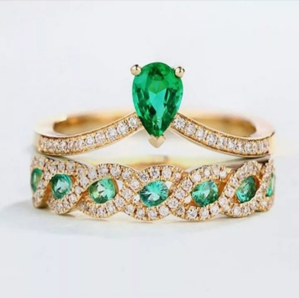 🎀18k Emerald Green Ring - Picture 7 of 7